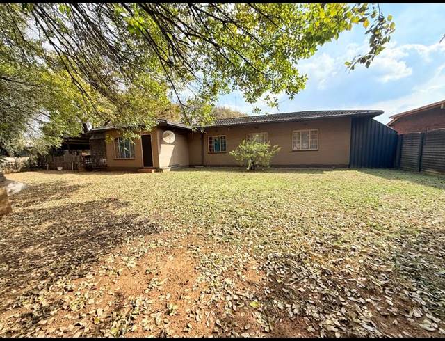 3 BEDROOM HOUSE FOR SALE IN VANDERBIJLPARK CW 5